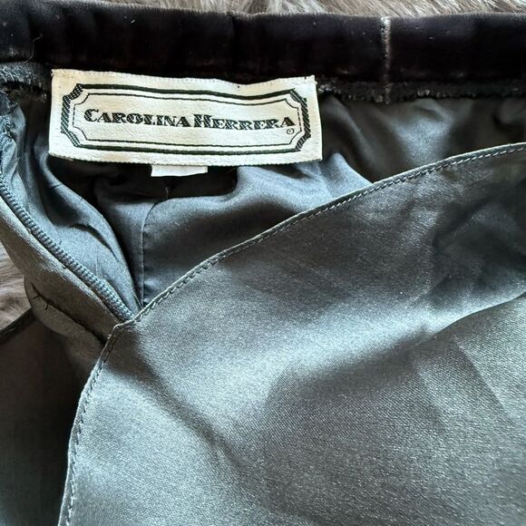 Carolina Herrera Gray  Maxi Skirt with Ruffled Tiers. - Picture 5 of 5